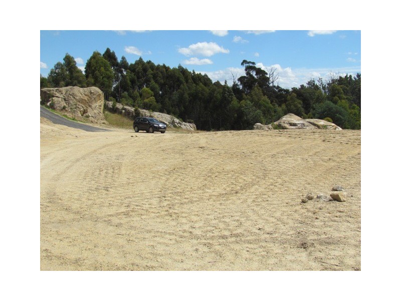 729 Jacksons Track, Jindivick VIC 3818