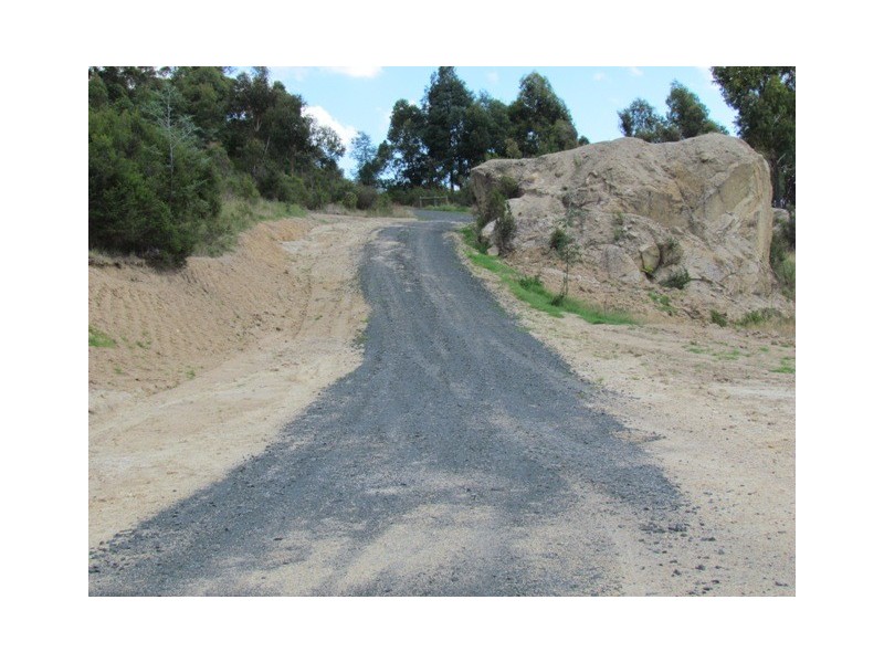 729 Jacksons Track, Jindivick VIC 3818