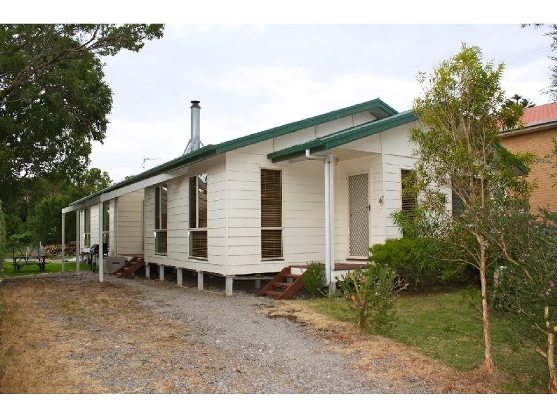 1 Tecoma Ave, Sandy Point VIC 3959