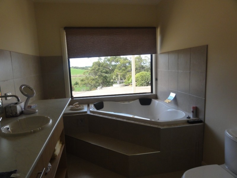 195 Savages Rd, Waratah North VIC 3959