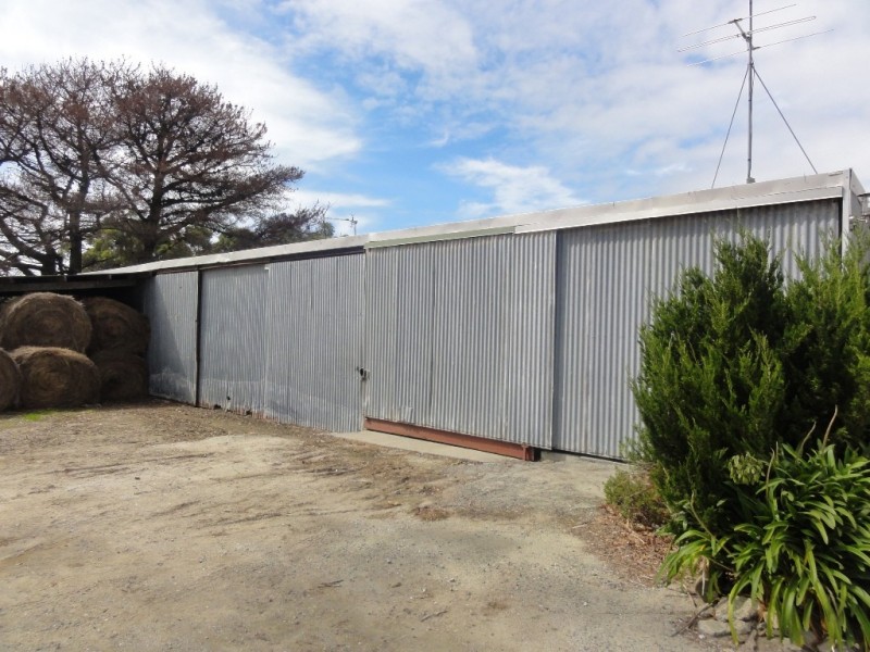 195 Savages Rd, Waratah North VIC 3959