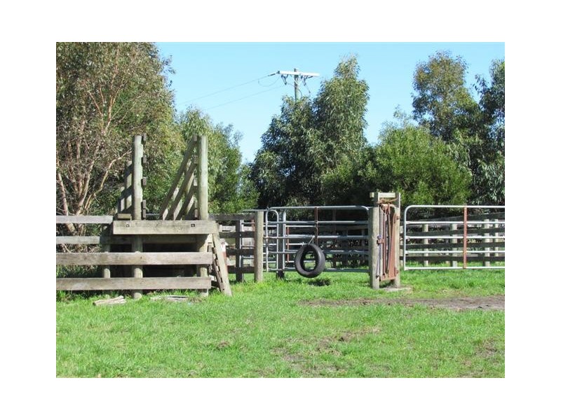 227 Hunts Road, Willow Grove VIC 3825