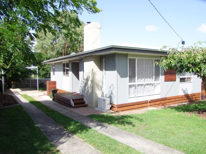14 Owen Street, Leongatha VIC 3953