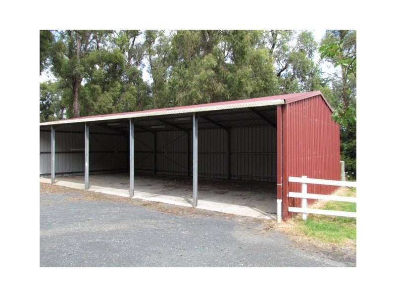 35 Bayard Drive, Pakenham Upper VIC 3810