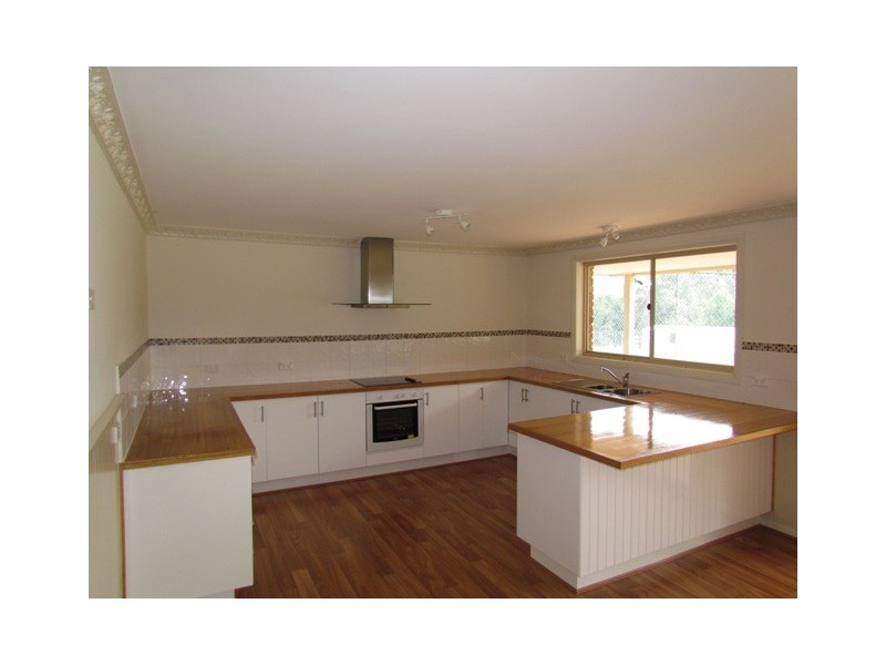 35 Bayard Drive, Pakenham Upper VIC 3810