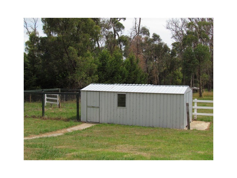 35 Bayard Drive, Pakenham Upper VIC 3810