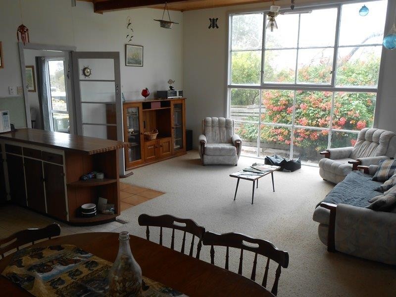 8 Brown St, Waratah Bay VIC 3959