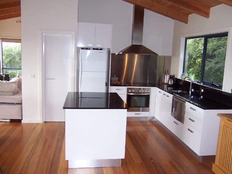 4 Acacia St, Sandy Point VIC 3959