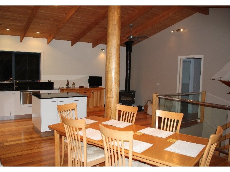 4 Acacia St, Sandy Point VIC 3959