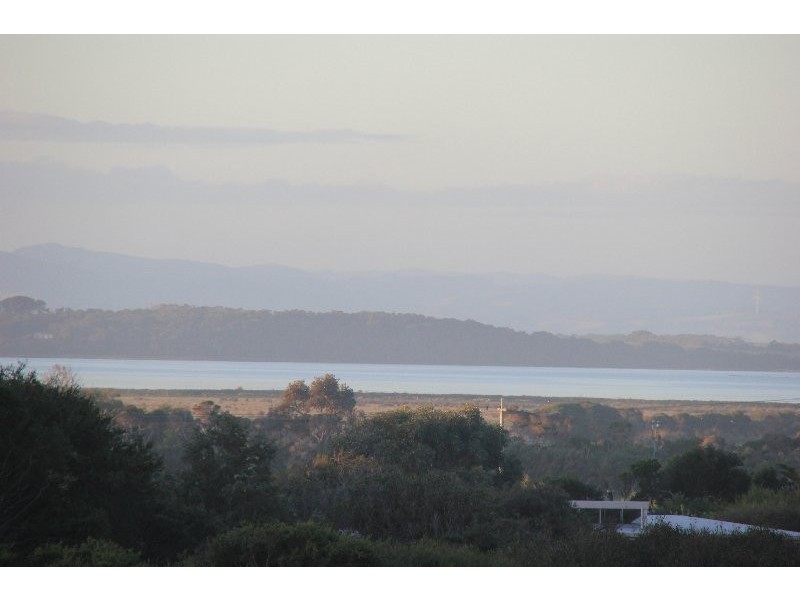 4 Acacia St, Sandy Point VIC 3959