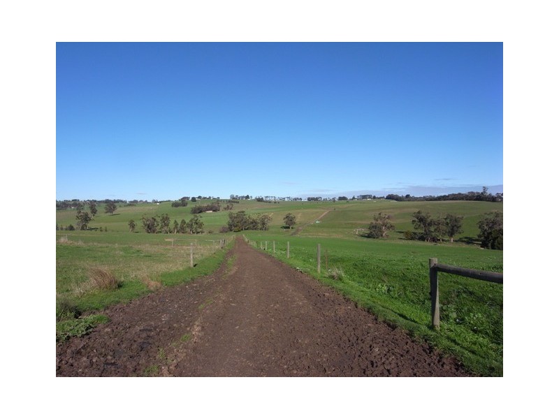315 Gardner and Holman, Drouin VIC 3818