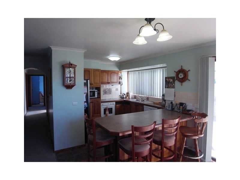 315 Gardner and Holman, Drouin VIC 3818