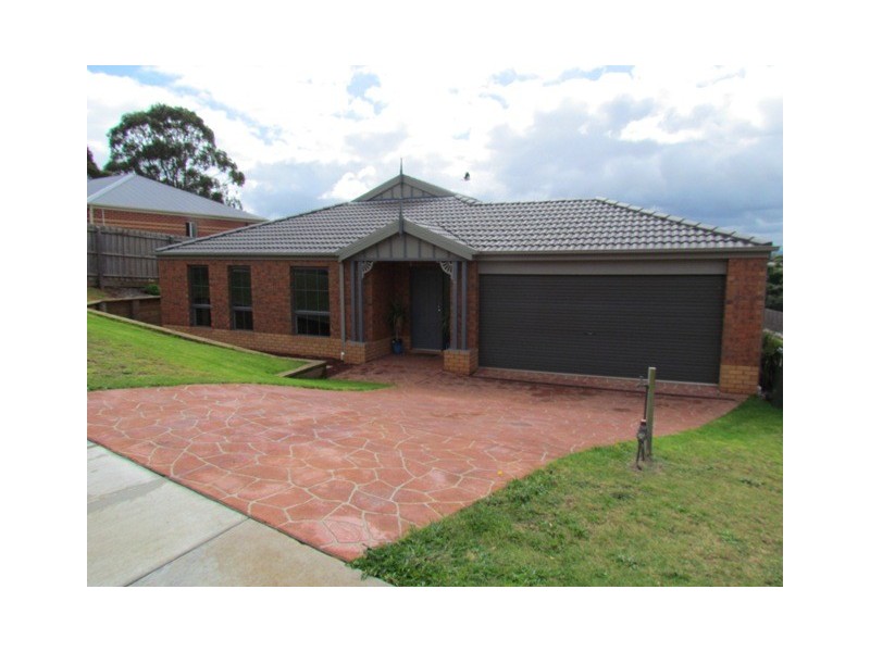3 Vivian Court, Drouin VIC 3818
