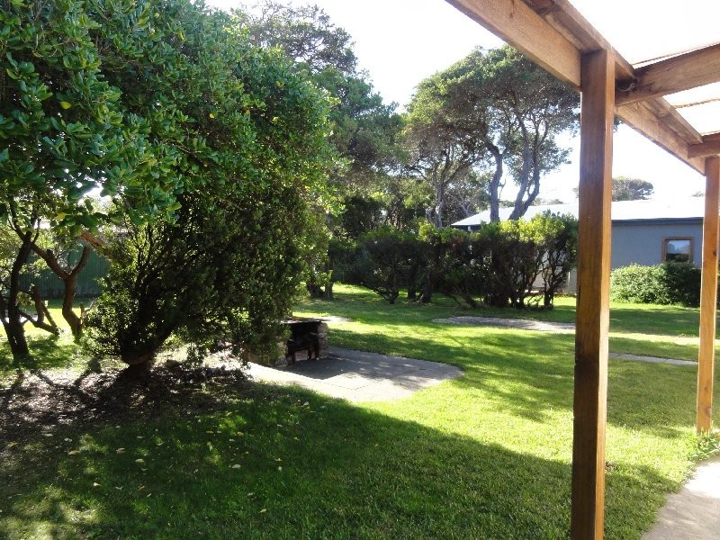 31 Beach Pde, Sandy Point VIC 3959