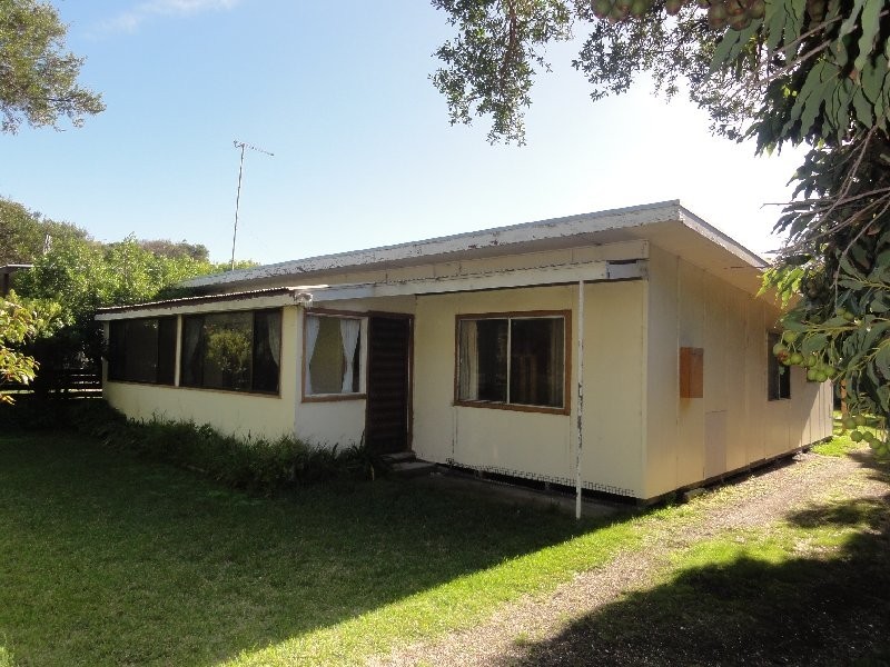31 Beach Pde, Sandy Point VIC 3959