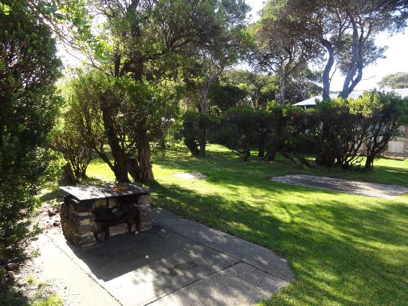 31 Beach Pde, Sandy Point VIC 3959
