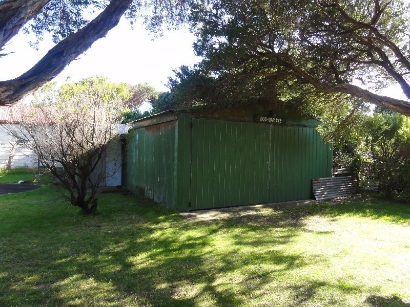 31 Beach Pde, Sandy Point VIC 3959