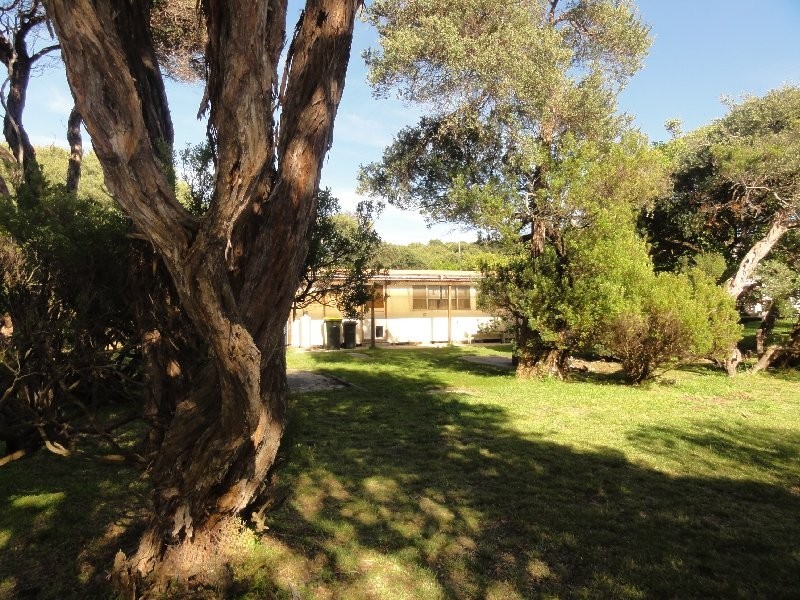 31 Beach Pde, Sandy Point VIC 3959