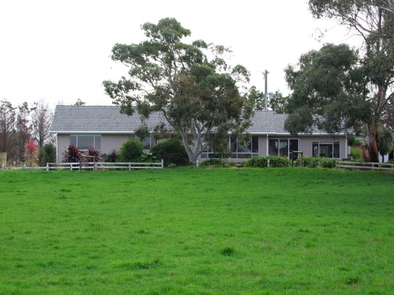 85 Cross Road, Leongatha South VIC 3953