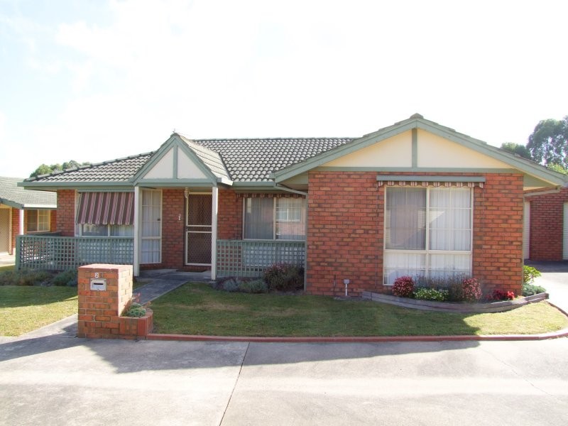 2/18 Clinton Court, Leongatha VIC 3953