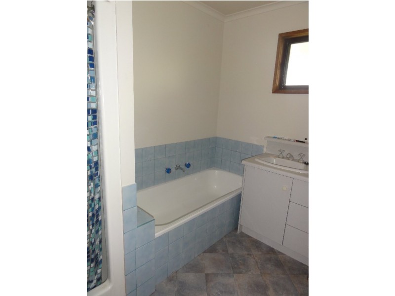 4-6 Wattle Crt, Sandy Point VIC 3959