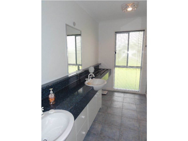 4-6 Wattle Crt, Sandy Point VIC 3959