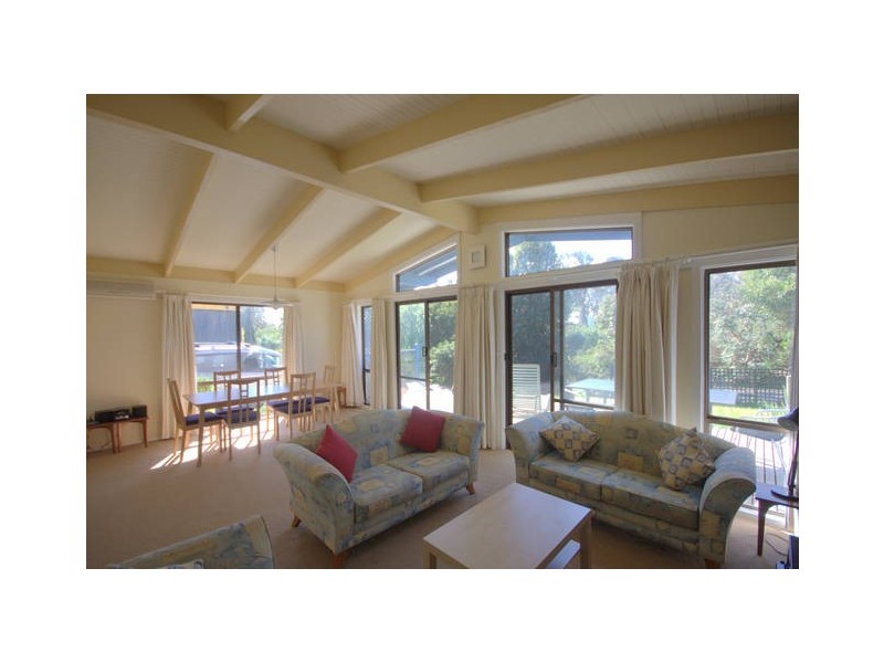 12 Banksia Ave, Sandy Point VIC 3959