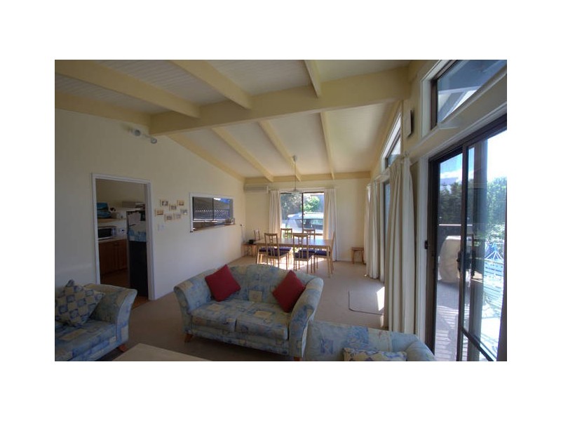 12 Banksia Ave, Sandy Point VIC 3959