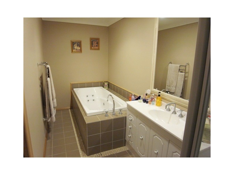394 Weirs Road, Narracan VIC 3824