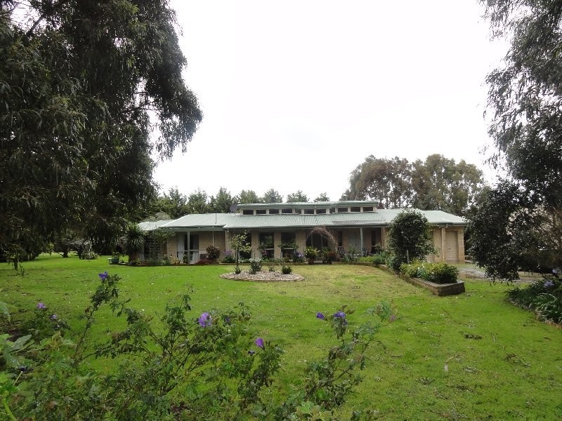 15 Gripp Rd, Toora VIC 3962
