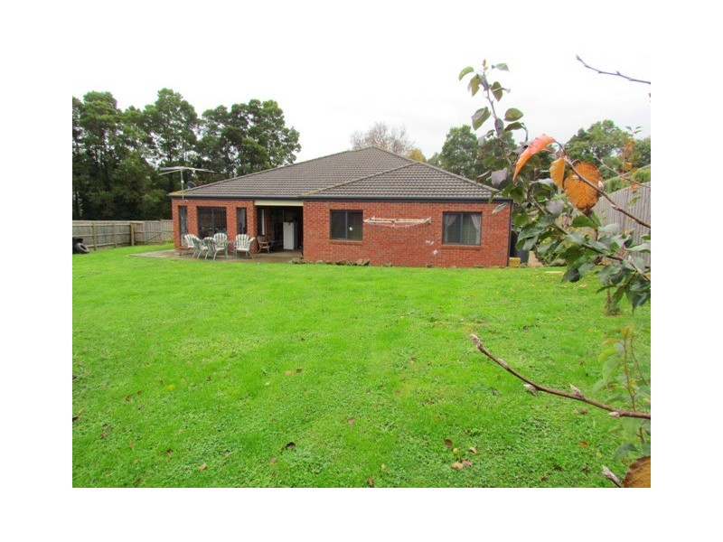 11 Rulemount Road, Warragul VIC 3820