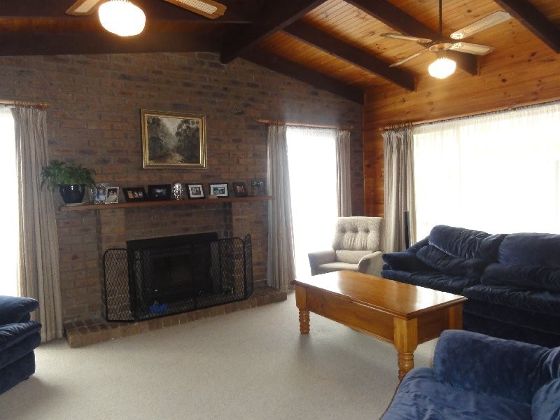 8 Landy Rd, Foster VIC 3960