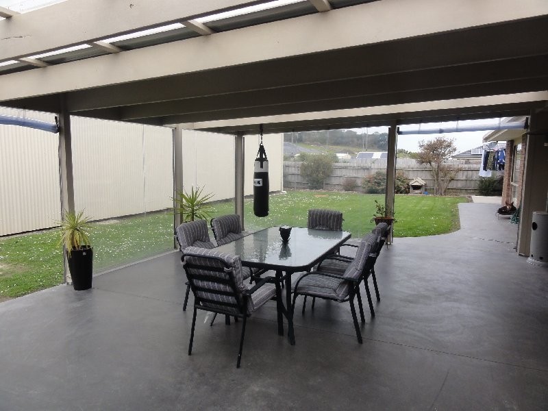 8 Landy Rd, Foster VIC 3960