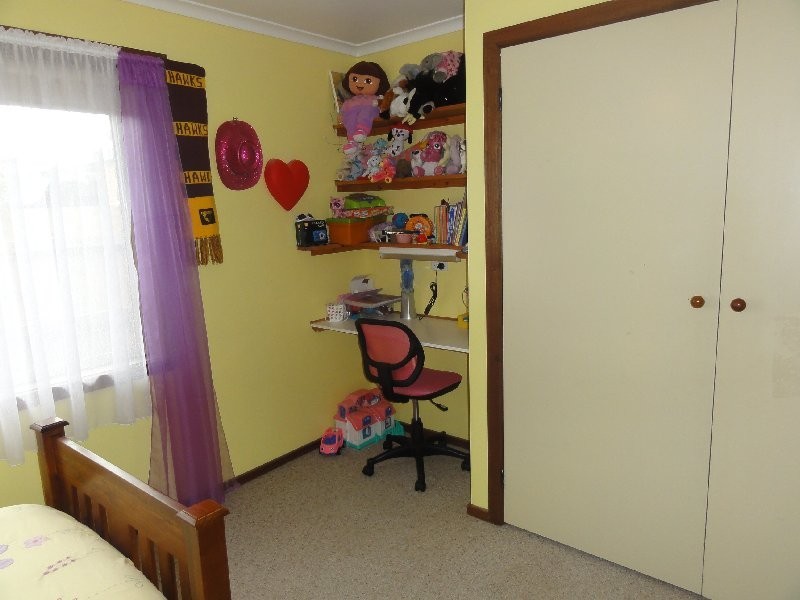 8 Landy Rd, Foster VIC 3960