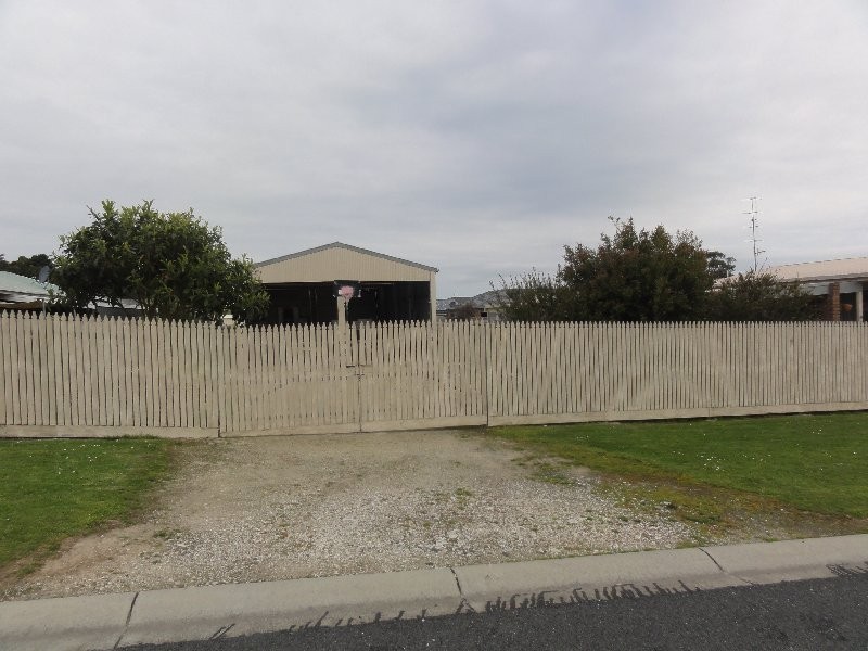 8 Landy Rd, Foster VIC 3960