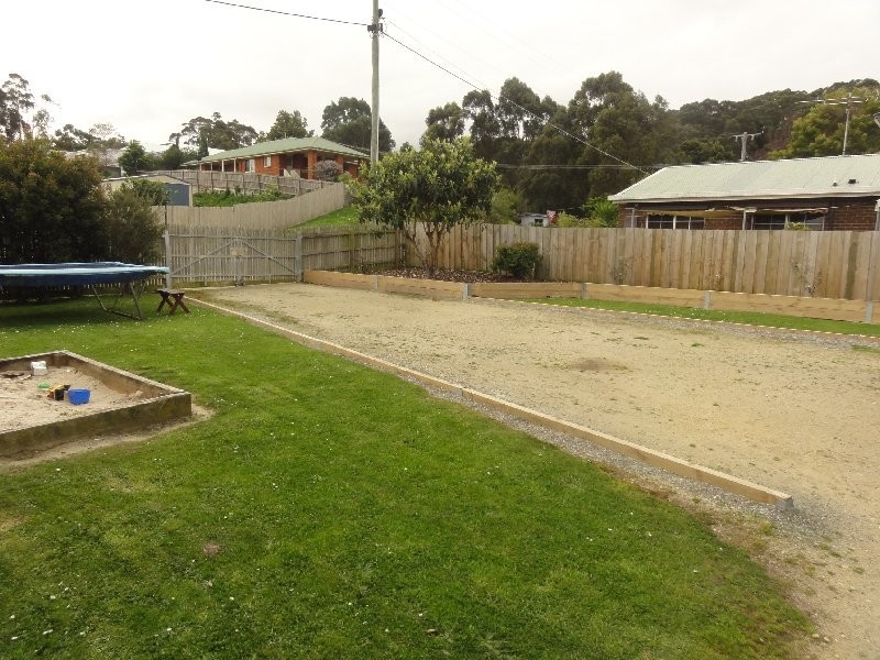 8 Landy Rd, Foster VIC 3960