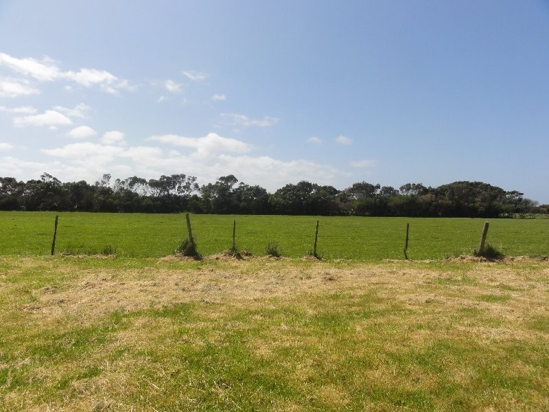 9 Ash Avenue, Sandy Point VIC 3959