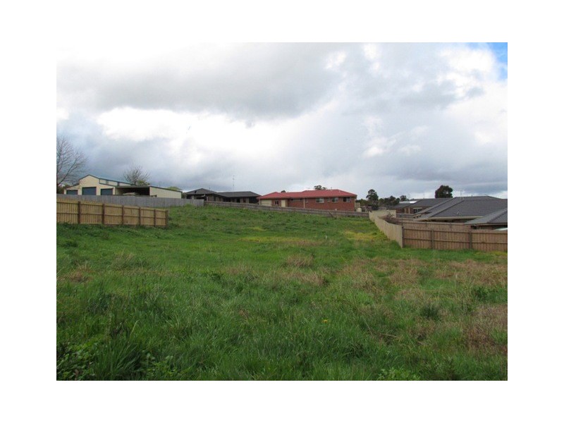 302 Settlement Road, Drouin VIC 3818