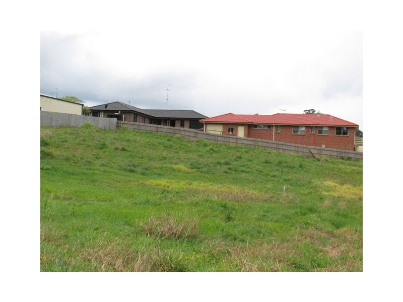 302 Settlement Road, Drouin VIC 3818