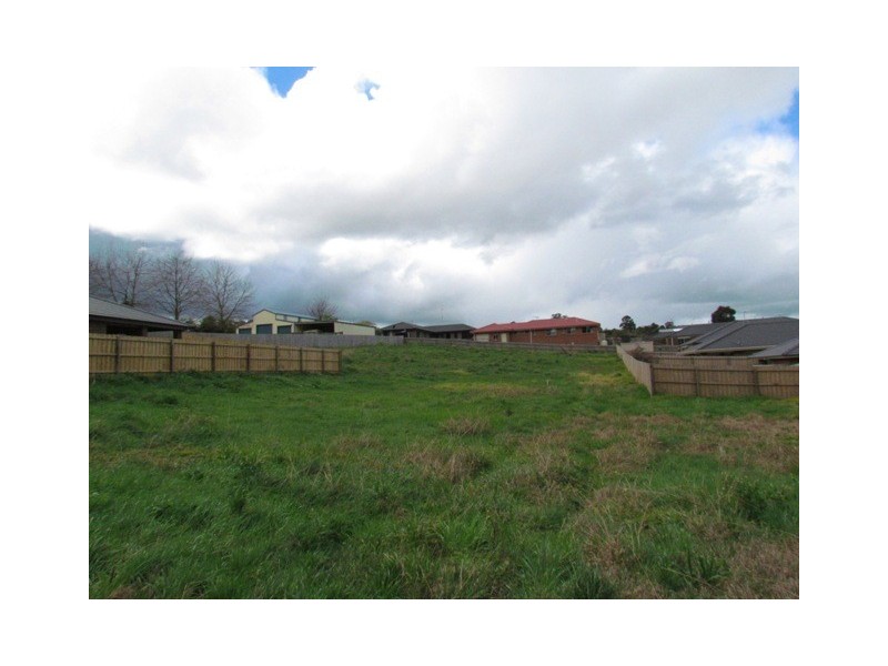 302 Settlement Road, Drouin VIC 3818