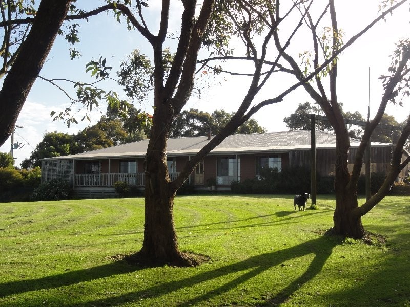 260 Savages Road, Fish Creek VIC 3959