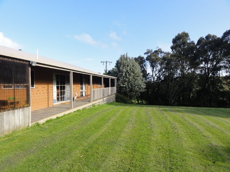 260 Savages Road, Fish Creek VIC 3959