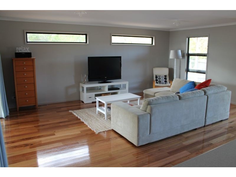 34 Ash Ave, Sandy Point VIC 3959