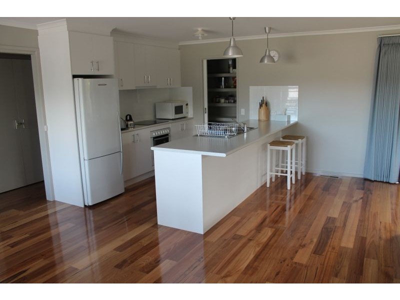 34 Ash Ave, Sandy Point VIC 3959