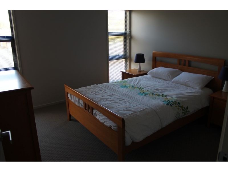 34 Ash Ave, Sandy Point VIC 3959