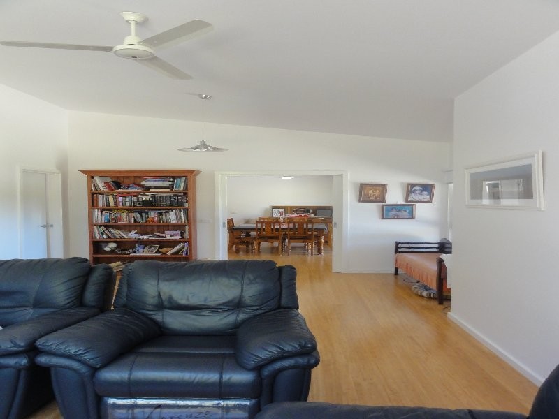 2 Hobsons Road, Foster VIC 3960