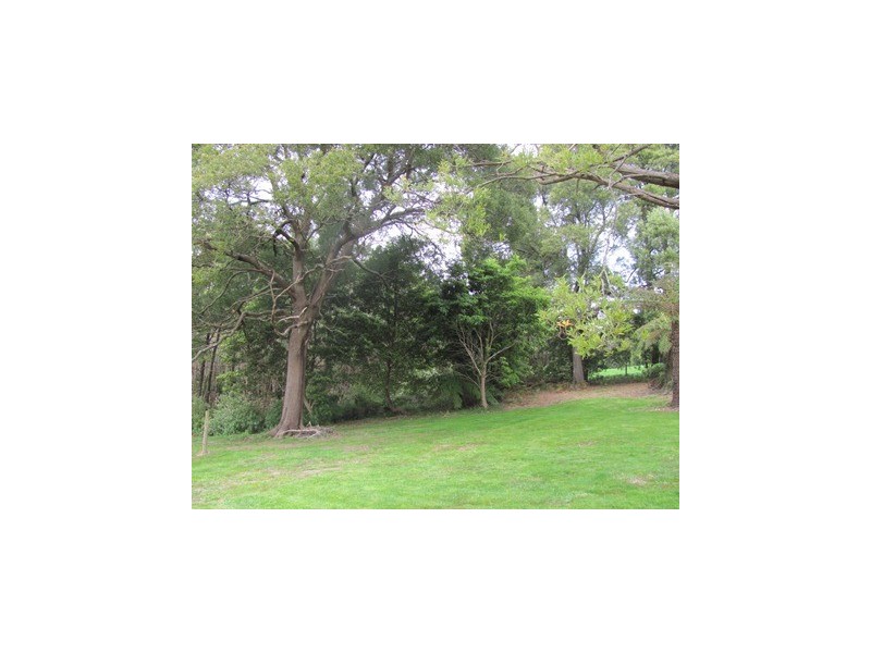 2 Hobsons Road, Foster VIC 3960