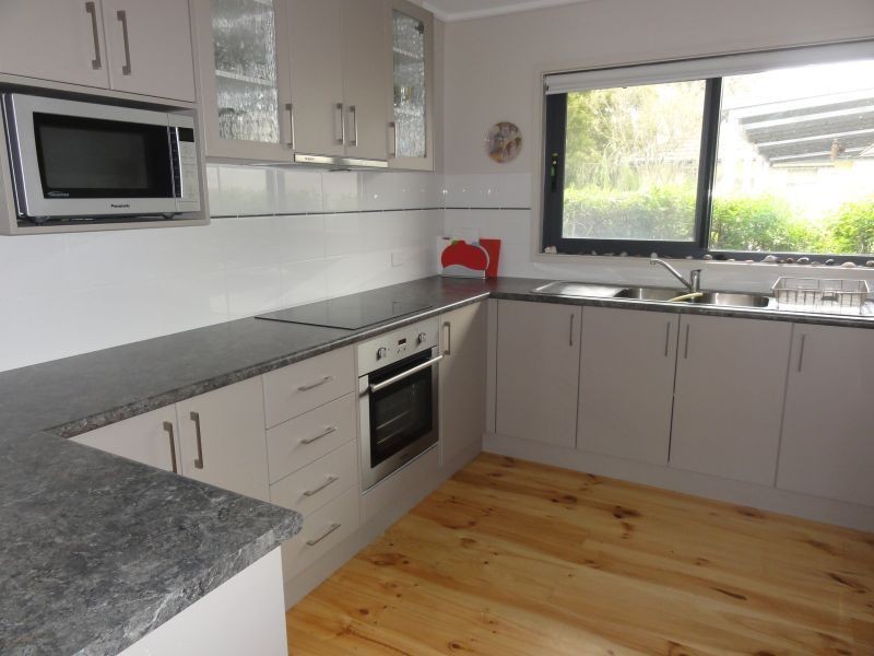 33 Ash Ave, Sandy Point VIC 3959
