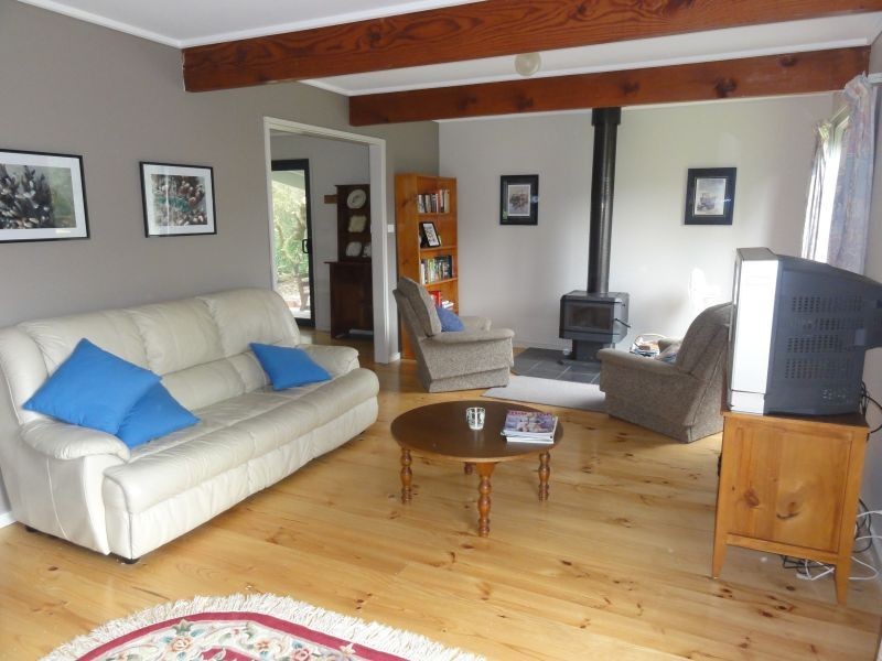 33 Ash Ave, Sandy Point VIC 3959