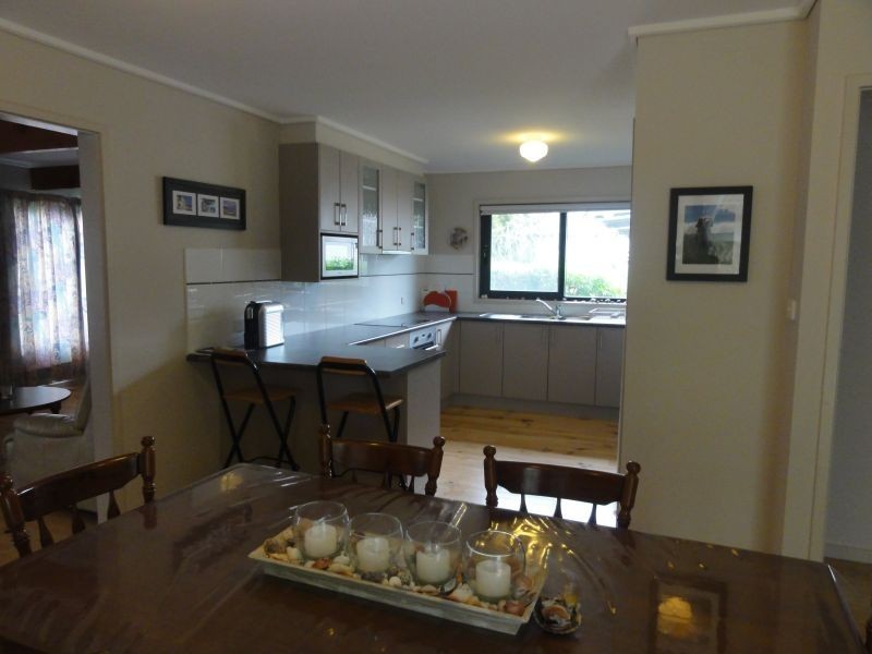 33 Ash Ave, Sandy Point VIC 3959